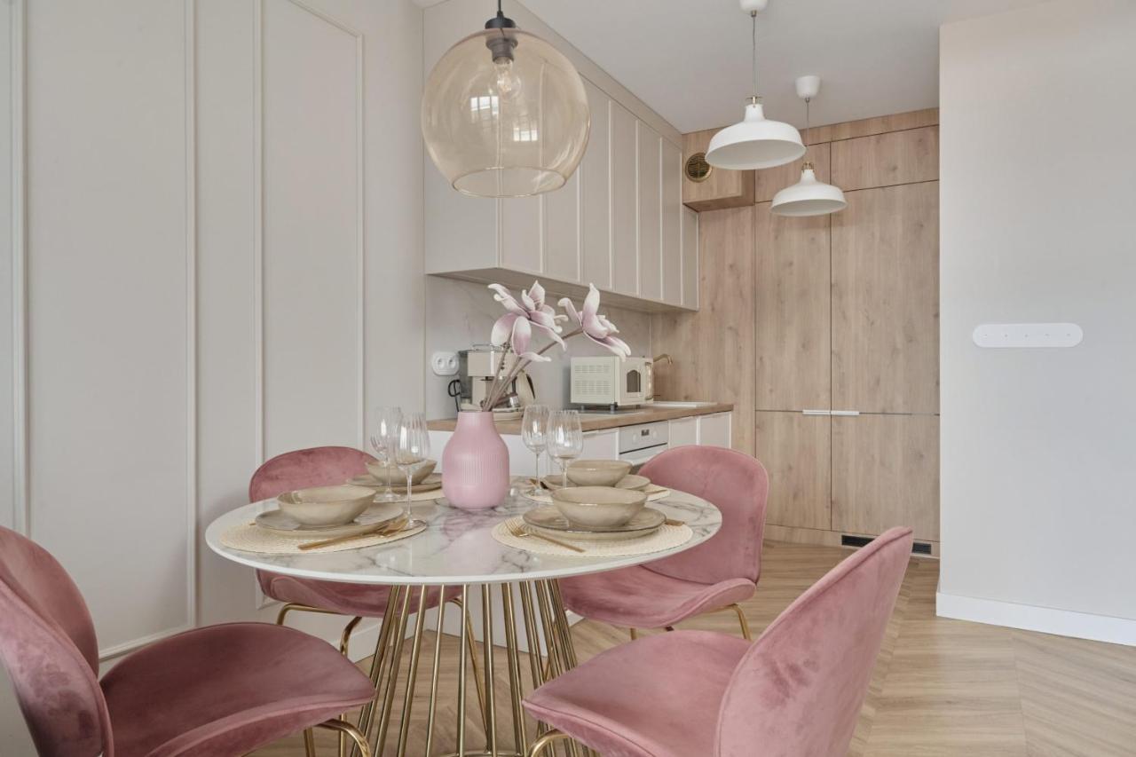 Elegant Apartment With Balcony Krakowska Wroclaw By Renters Prestige Exterior photo